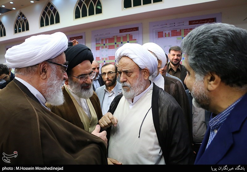 تامین لوسترهای طرح توسعه حرم امام علی(ع)