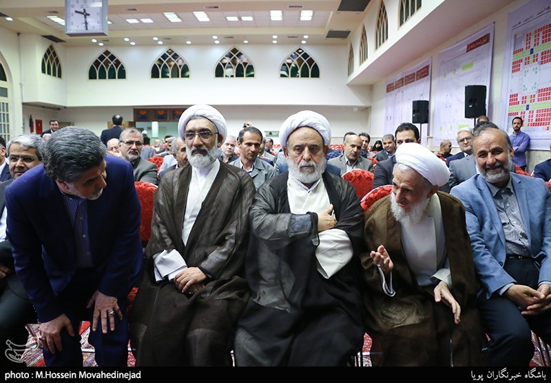 تامین لوسترهای طرح توسعه حرم امام علی(ع)