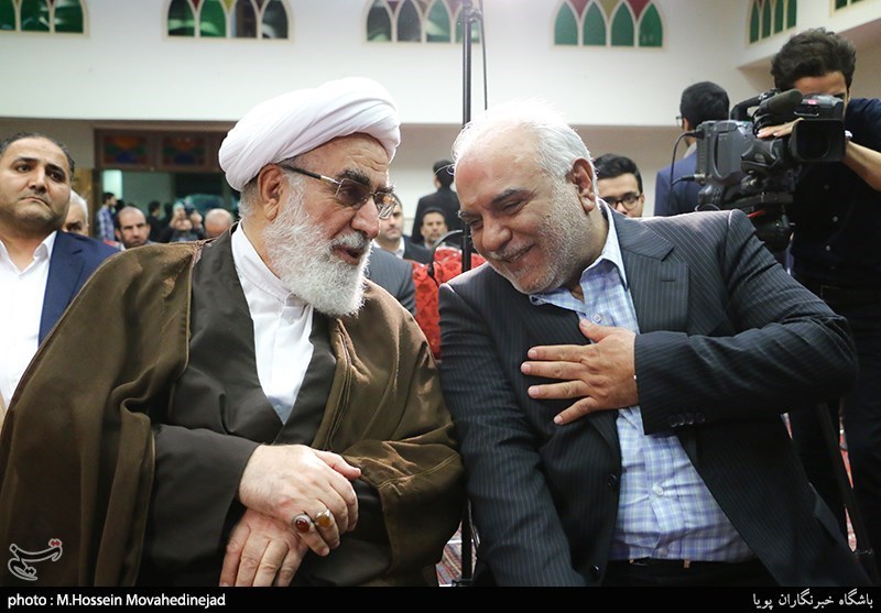 تامین لوسترهای طرح توسعه حرم امام علی(ع)