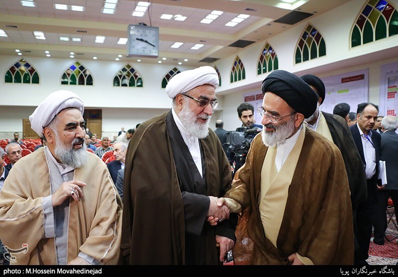 تامین لوسترهای طرح توسعه حرم امام علی(ع)