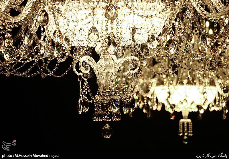 تامین و تمهید لوسترهای طرح توسعه حرم امام علی(ع) با نام صحن و شبستان حضرت زهرا(س)