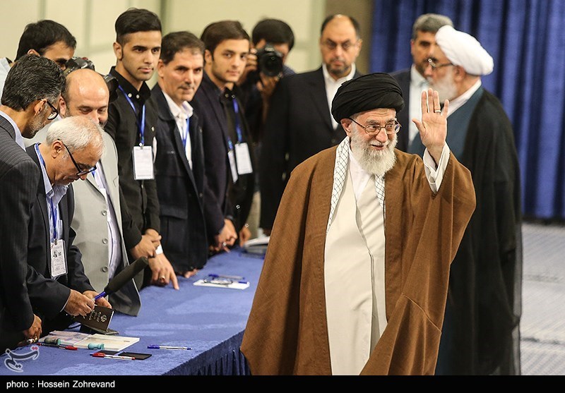 حضور رهبر معظم انقلاب در پای صندوق رای