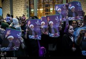 شادی هواداران حسن روحانی پس از اعلام نتایج انتخابات