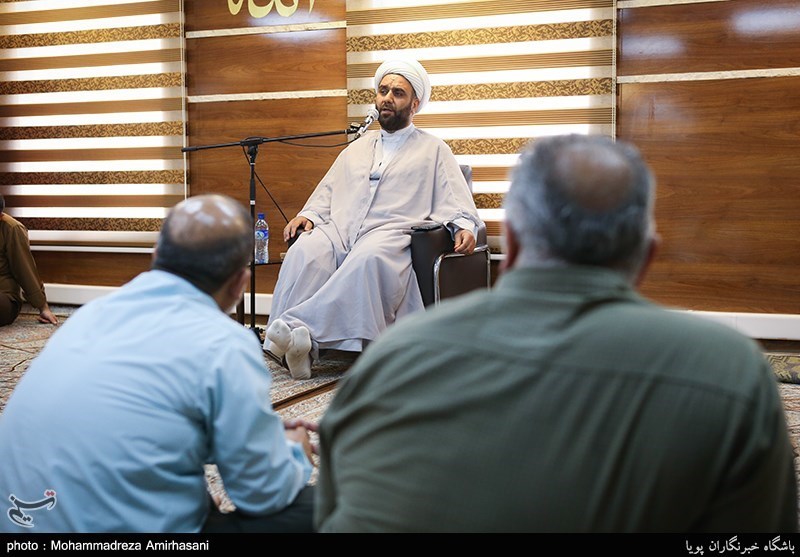 حجت الاسلام محمود ابوالقاسمی پژوهشگر حوزه قرآن و عترت و سخنران دینی