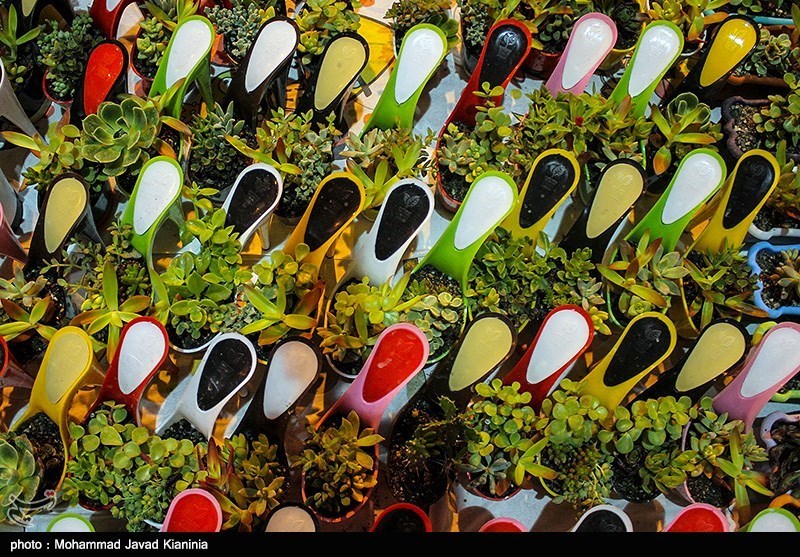 تهدید اقتصاد گل‌فروشان در پی ظهور پدیده "گُل‌آرایی کنار خیابانی و اینترنتی"