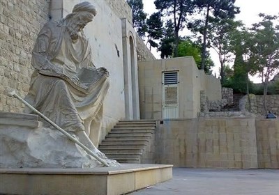 نخلبند شاعران یا شاعری بی‌خاصیت؟!