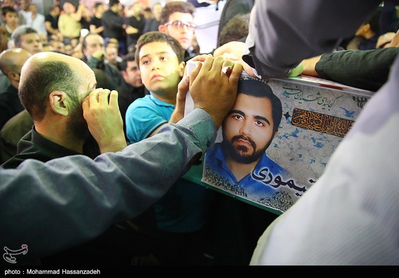 وداع با پیکر شهید جواد تیموری