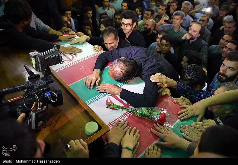 وداع با پیکر شهید جواد تیموری