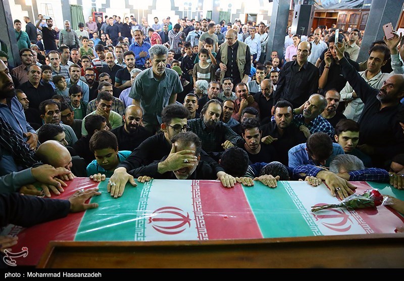 وداع با پیکر شهید جواد تیموری