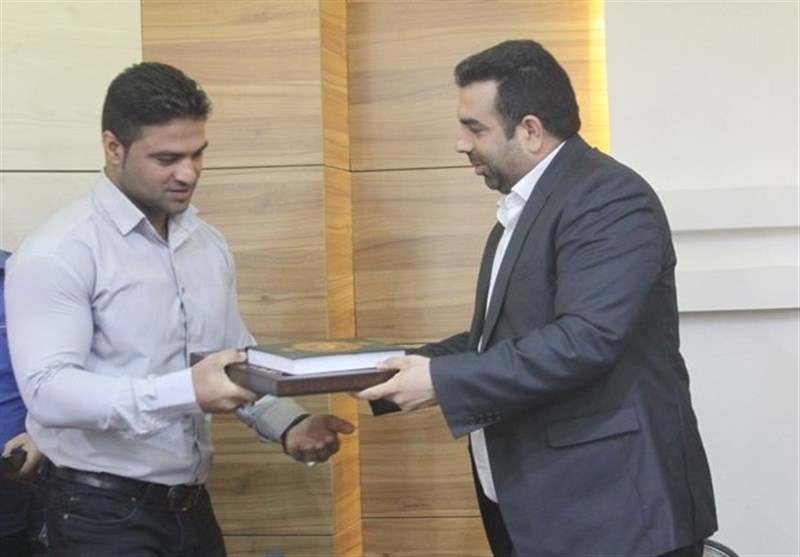 تجلیل از مدال‌آوران مسابقات جهانی پاورلیفتینگ خوزستان در اهواز 