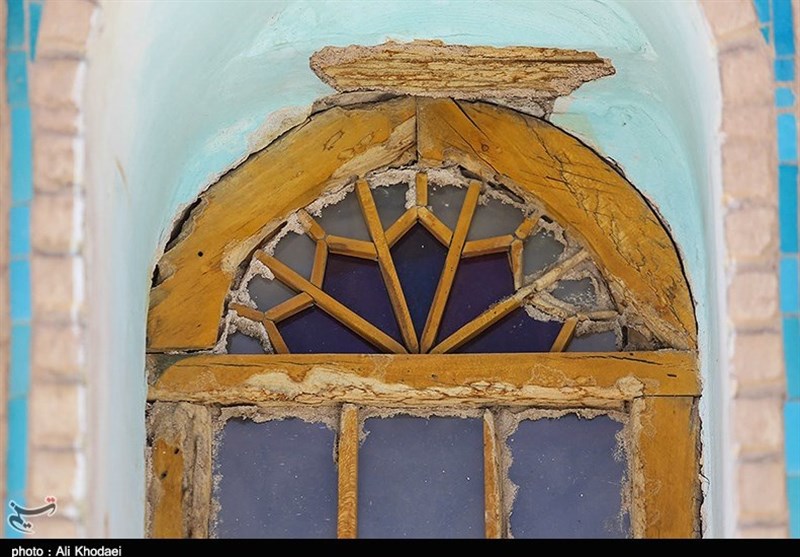 هجوم موریانه‌ها به بنای تاریخی امامزاده احمد اصفهان