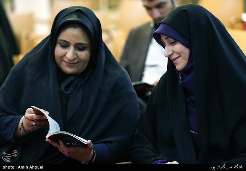 نشست نقد و بررسی کتاب تازه