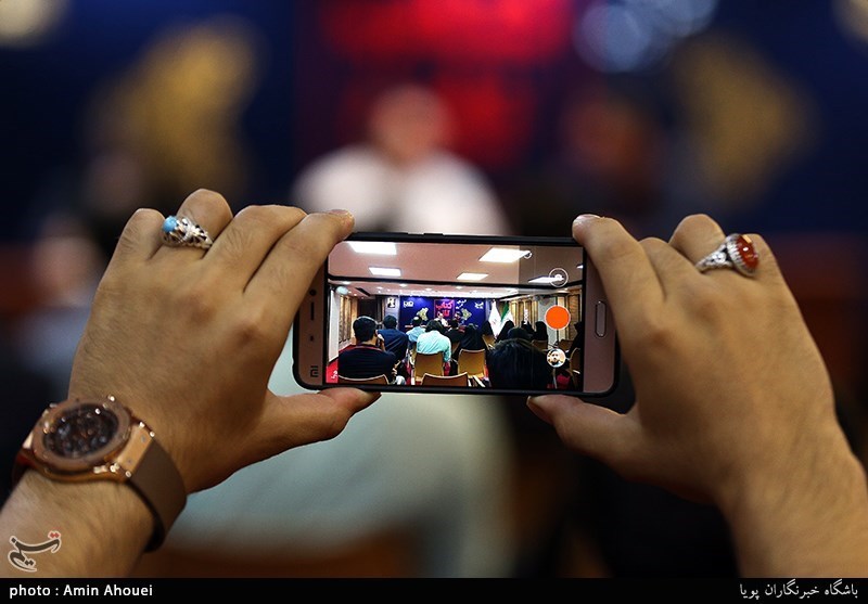 نشست نقد و بررسی کتاب تازه