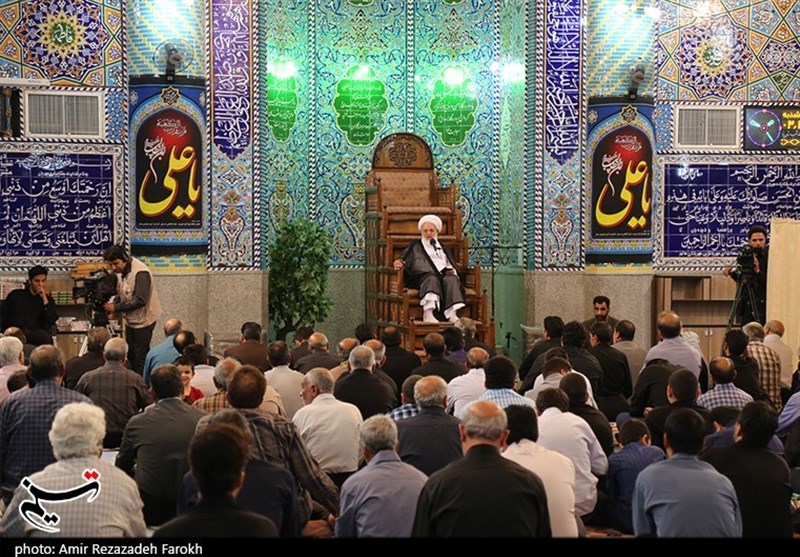 آیت الله محمدرضا ناصری یزدی نماینده ولی فقیه در استان و امام جمعه یزد در آیین احیا شب قدر 23 رمضان در یزد