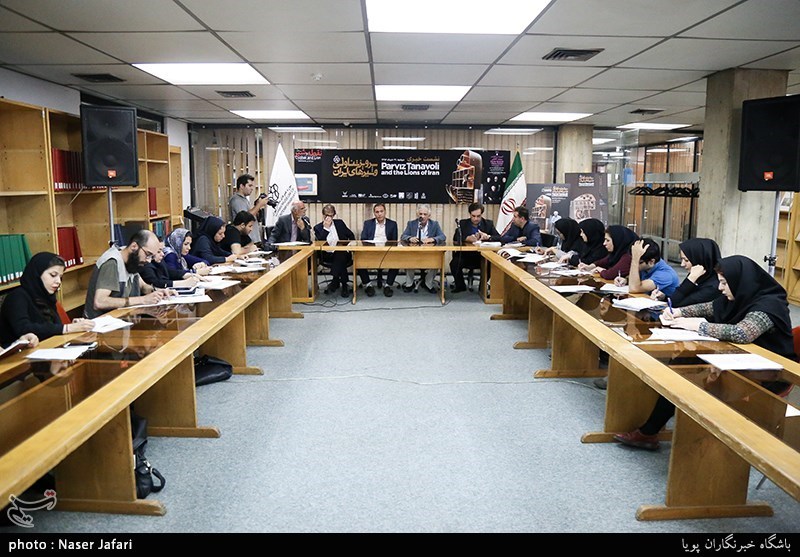 نشست خبری پرویز تناولی