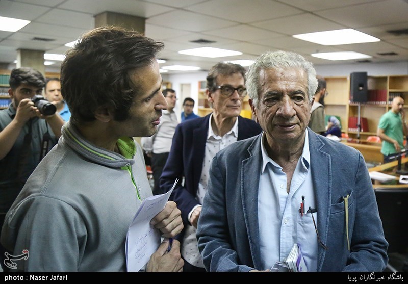 نشست خبری پرویز تناولی