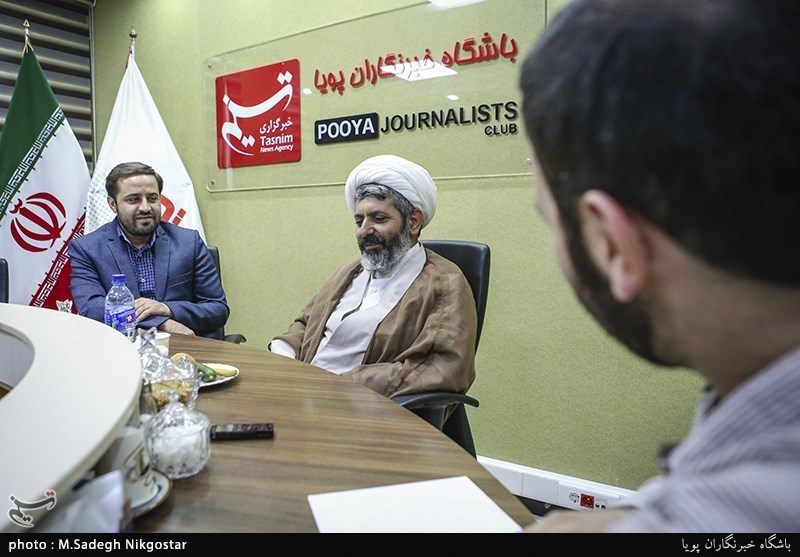 حجت الاسلام گلزاده عضو هیات علمی بعثه مقام معظم رهبری