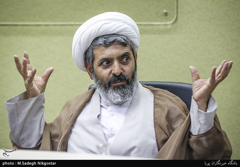 حجت الاسلام گلزاده عضو هیات علمی بعثه مقام معظم رهبری