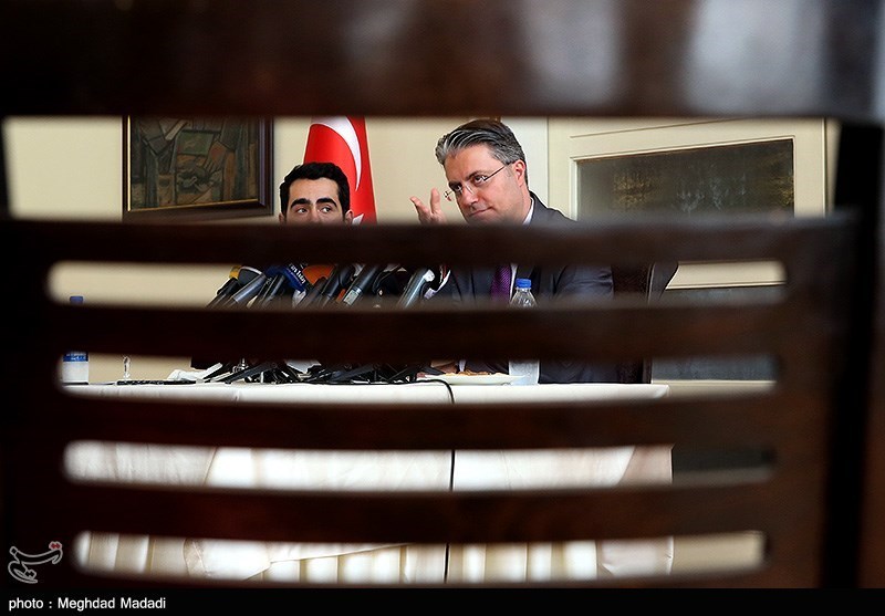 نشست خبری "رضا هاکان تکین" سفیر ترکیه