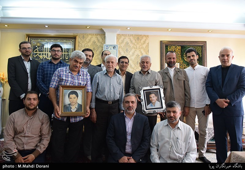 دیدار جامعه قرآنی با خانواده شهید حسین آقاخانی