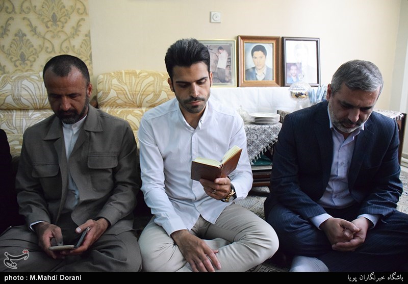 دیدار جامعه قرآنی با خانواده شهید حسین آقاخانی