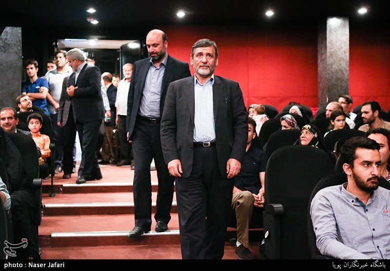 تقدیر از عوامل فیلم ویلایی ها