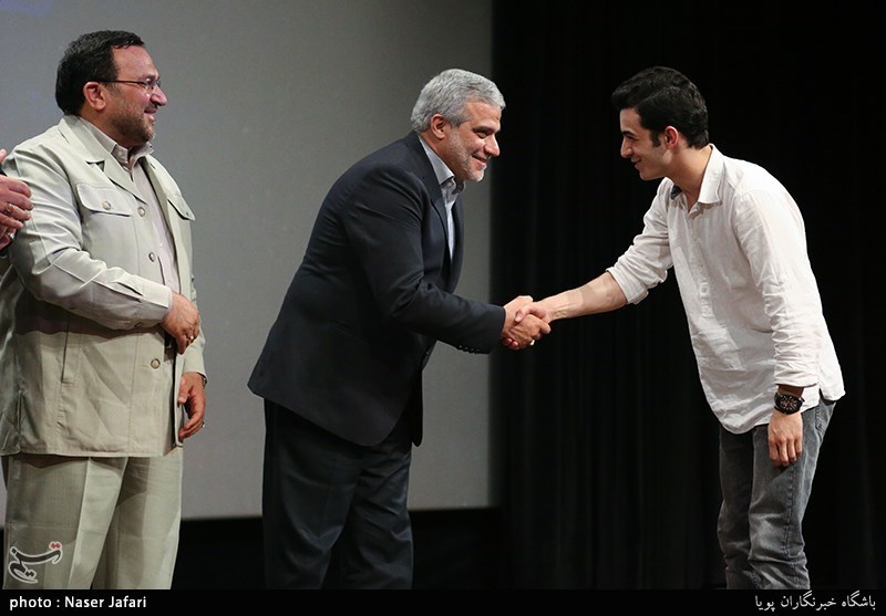 تقدیر از عوامل فیلم ویلایی ها