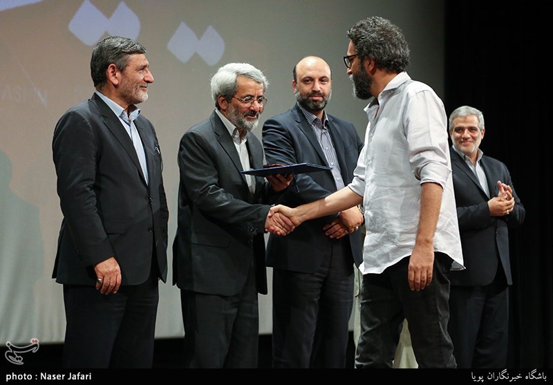 تقدیر از عوامل فیلم ویلایی ها