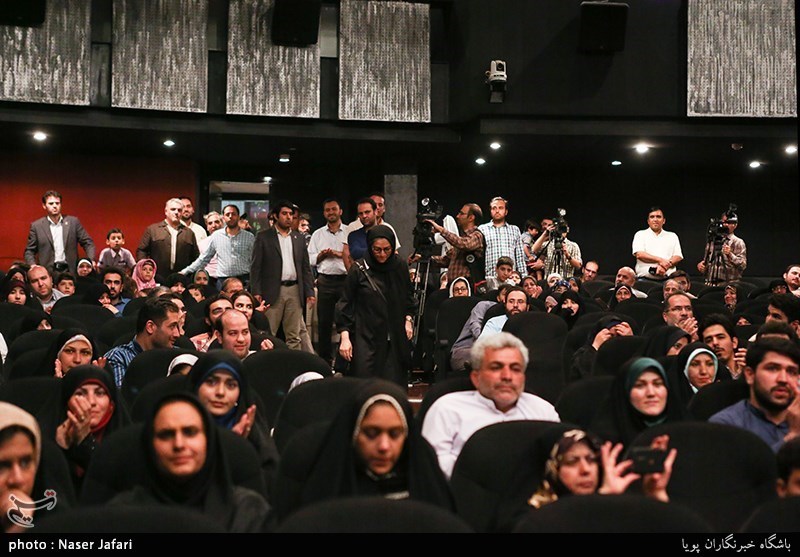 تقدیر از عوامل فیلم ویلایی ها