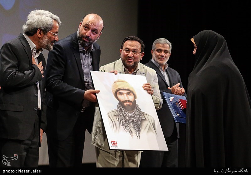 تقدیر از عوامل فیلم ویلایی ها