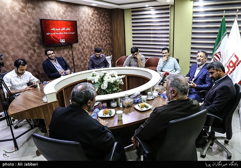 گفت و گو با محمد حمزه زاده قائم مقام رییس حوزه هنری و رییس سازمان سینمایی حوزه هنری