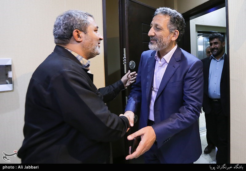 حضور محمد حمزه زاده قائم مقام رییس حوزه هنری و رییس سازمان سینمایی حوزه هنری در باشگاه خبرنگاران پویا