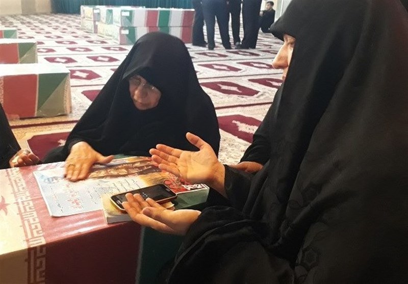 دیدار مادر شهید غواص شهید عبدالکریم کجبافی(کجباف) با فرزندش پس از 32 سال