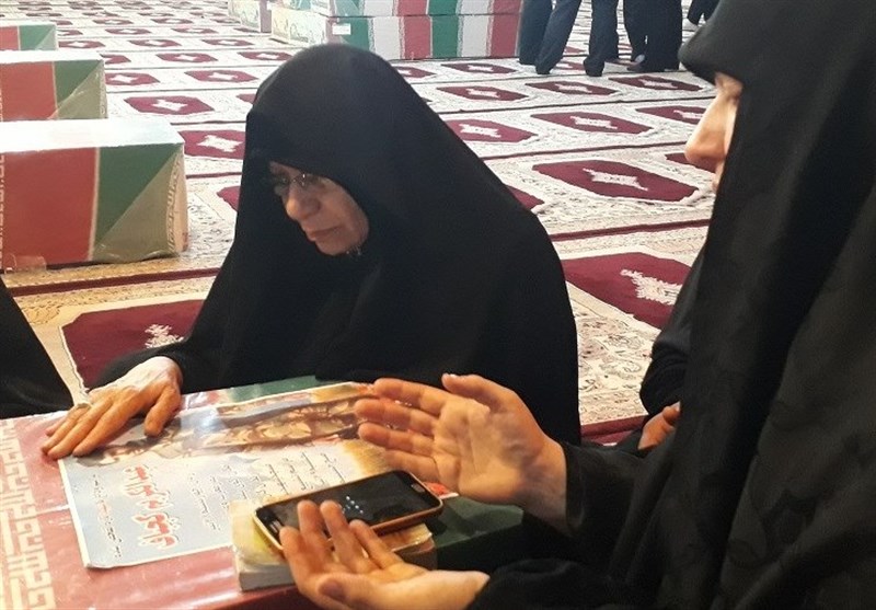 دیدار مادر شهید غواص شهید عبدالکریم کجبافی(کجباف) با فرزندش پس از 32 سال