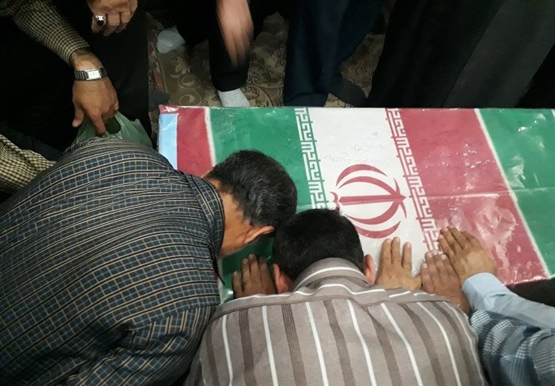 تشییع پیکر غواص شهید در اهواز