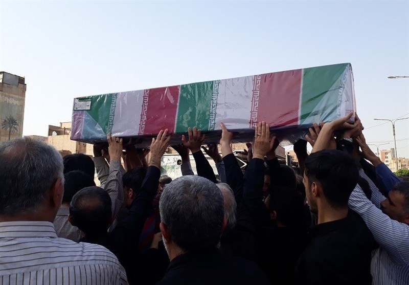 تشییع پیکر غواص شهید در اهواز