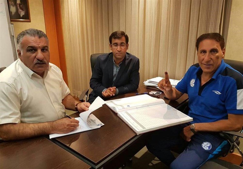 ثبت قرارداد بازیکنان استقلال خوزستان