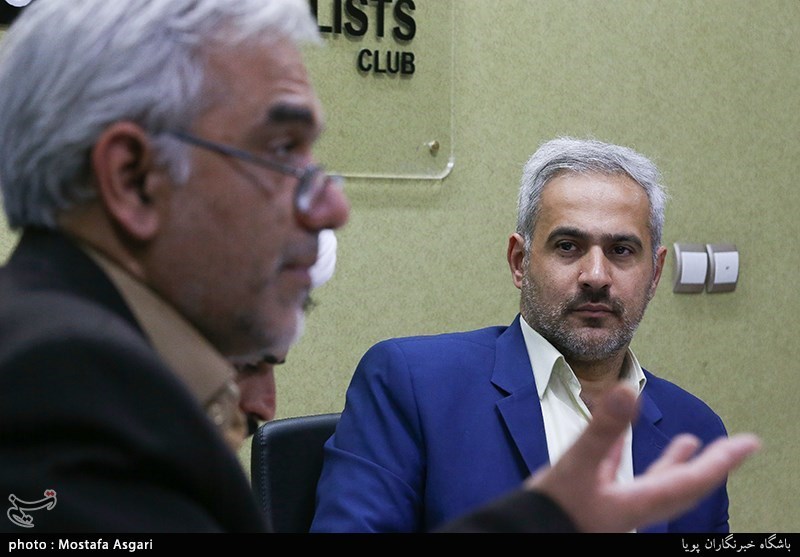 نشست تشریح برنامه های دهه کرامت