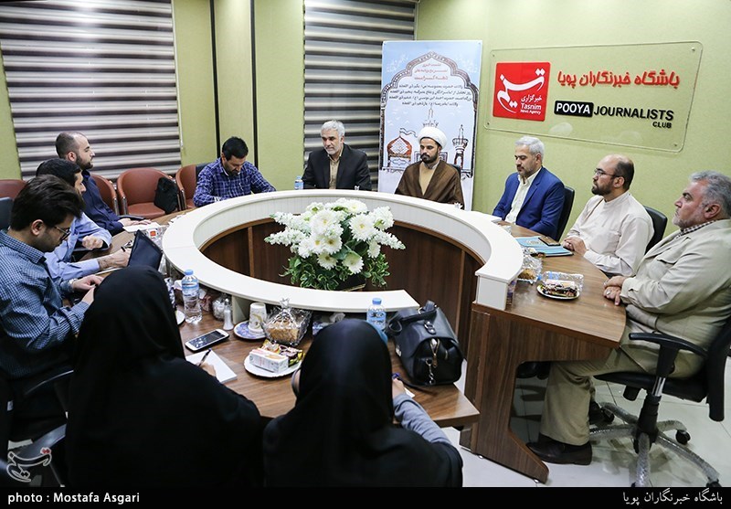 نشست تشریح برنامه های دهه کرامت