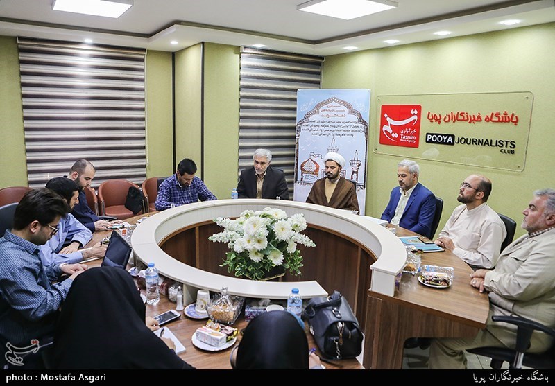 نشست تشریح برنامه های دهه کرامت