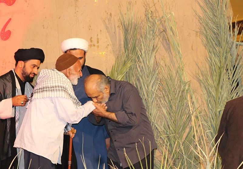 رونمایی از اسناد هویتی شهدای دانش آموز در یزد