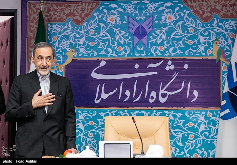 اعطای حکم ریاست دانشگاه آزاد توسط علی اکبر ولایتی