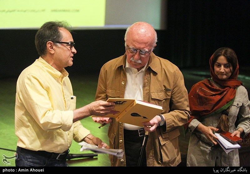 رونمایی از مجله فرهنگی هنری آنگاه