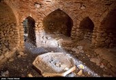 روستای چرمله علیا از توابع قسمت و بخش مرکزی شهرستان سنقر در استان کرمانشاه است. یک حمام قدیمی که تاریخ ساخت آن  به دوره قاجاریه باز میگردد ، بیانگر قدمت و همچنین سابقه تاریخی این روستاست .