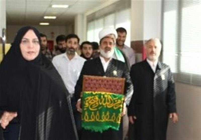 خادمین حرم رضوی از بیماران اندیمشک عیادت کردند +تصاویر/ با سلام متاسفانه روز گذشته فرصت اصلاح مطلب نبود در صورت صلاح دید و عدم اقتضای زمان خبر مذکور منتشر شود