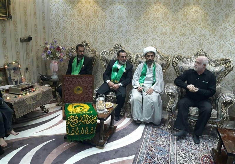 دیدار خدام امام مهربانی‌ها با خانواده غواص شهید اهوازی