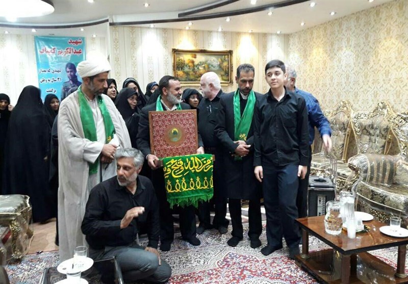 دیدار خدام امام مهربانی‌ها با خانواده غواص شهید اهوازی