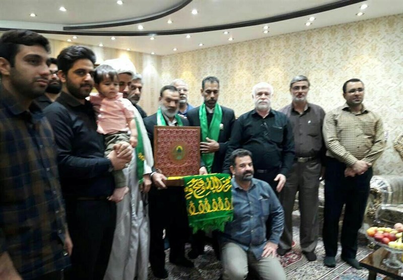 دیدار خدام امام مهربانی‌ها با خانواده غواص شهید اهوازی