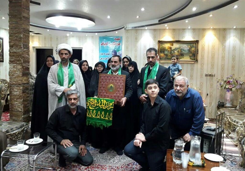 دیدار خدام امام مهربانی‌ها با خانواده غواص شهید اهوازی