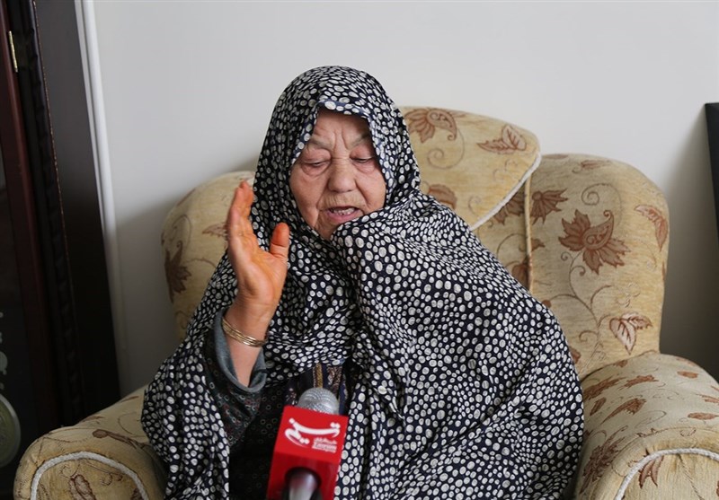 دیدار خبرنگاران تسنیم ارومیه با مادر خبرنگار شهید